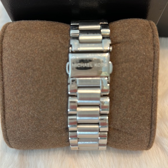 Michael Kors Silver Watch - Picture 3 of 5